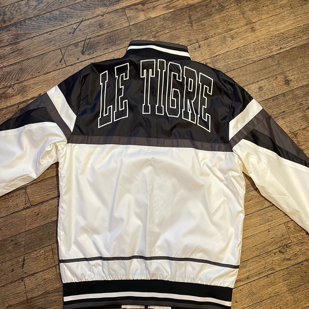 Le Tigre 80’s vintage looking zip up windbreaker retro